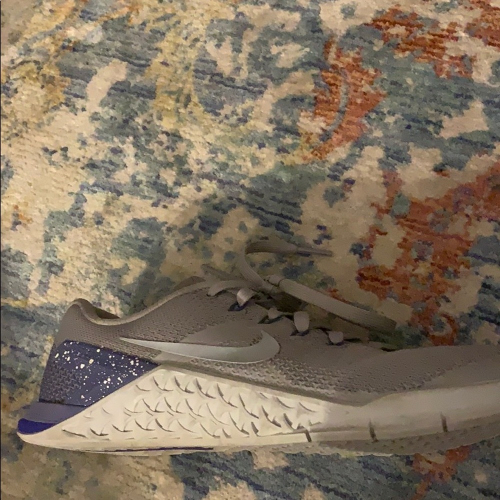Nike Metcons - Picture 5 of 6